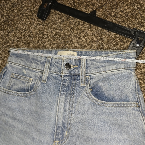 Universal Thread High-Waisted Blue Jeans NWOT - Picture 4 of 6